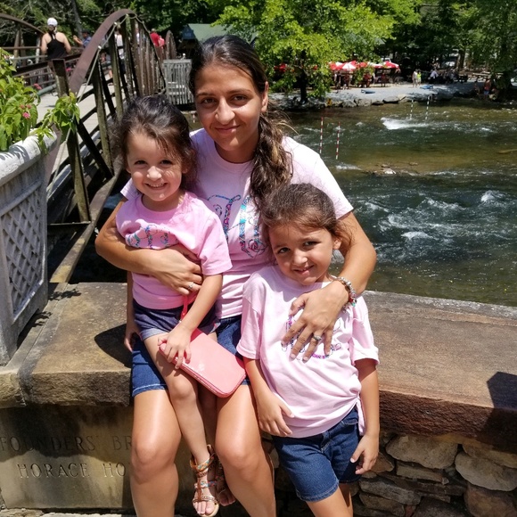 Meet your Posher, Heather - Picture 1 of 1